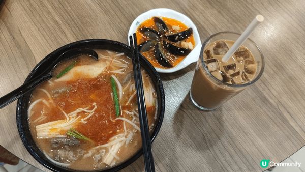 譚仔三哥的蕃茄肥牛金菇米線，湯底酸甜濃郁，肥牛軟嫩入味，金菇...