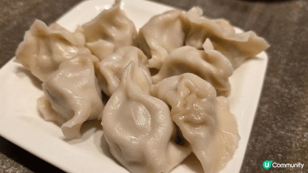 快閃兩日澳門經過呢間《松花湖水餃》餐廳，好欣賞呢款韮菜盒子，...