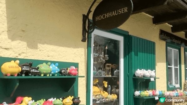 哈爾施塔特（Hallstatt）是奧地利的一個美麗小鎮，坐落...