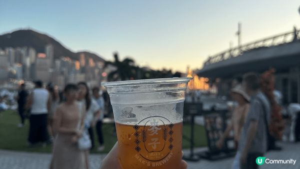 當然係一年一度既大坑舞火龍，呢個已經入咗非物質文化遺產，梗係...