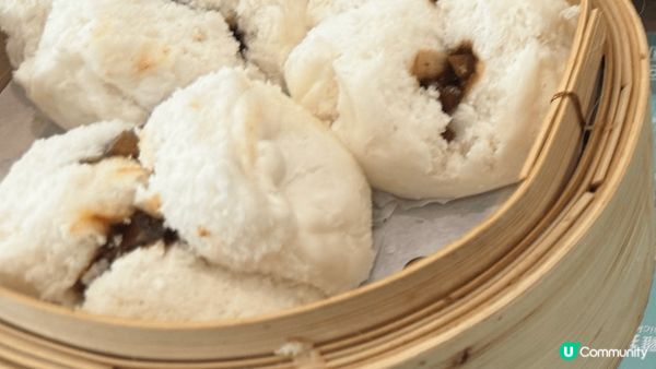點心專門店蒸既蜜汁叉燒包非常入味，叉燒腸粉非常好味，很有香港...