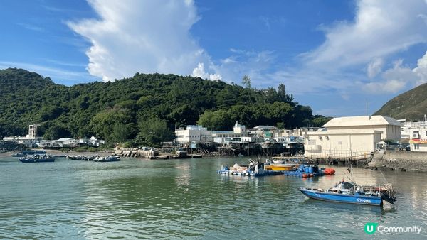 我想介紹既地方係石澳泳灘，設施充足，有很多沙灘用品租用