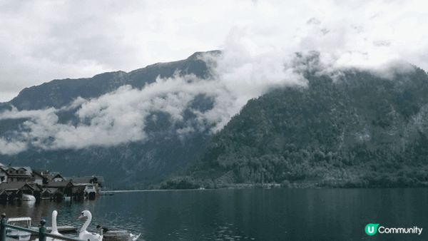 哈爾施塔特（Hallstatt）是奧地利的一個美麗小鎮，坐落...