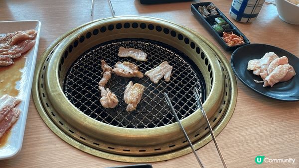 牛角燒肉，香港人氣日式燒肉店，肉質鮮嫩、選擇豐富，烤出濃郁香...