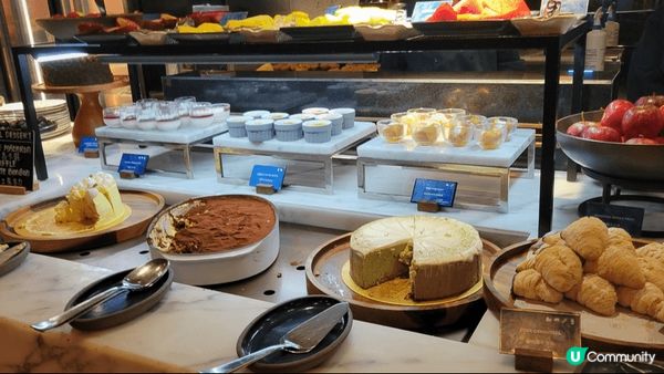 麗晶酒店甜品冇得輸 ，真的好看又好味 ，值得一試 再試。