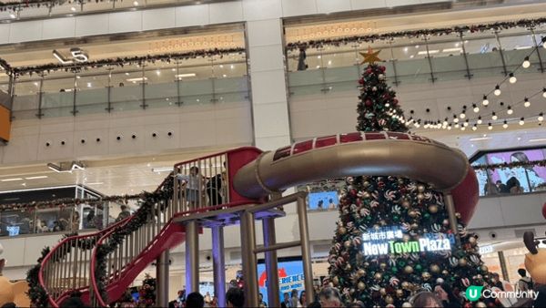 新城市廣場以馬戲團主題打卡點，有全港首座6米高室內「聖誕樹旋...