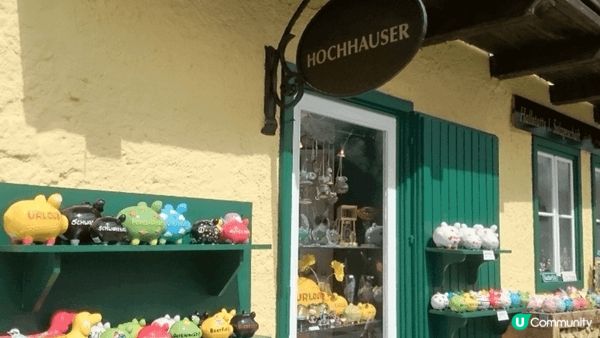 哈爾施塔特（Hallstatt）是奧地利的一個美麗小鎮，坐落...