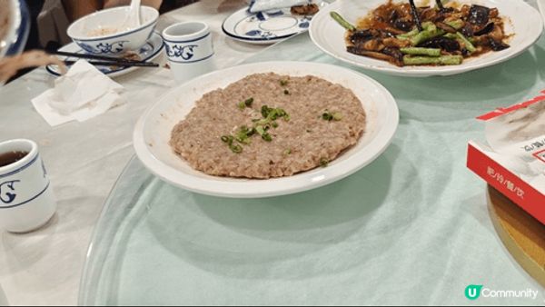 深圳東莞兩天團的團餐，一人一隻炸乳鴿，皮脆肉香，其他都是瓜類...