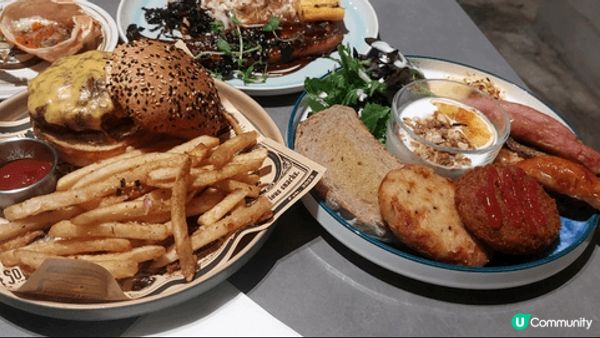 位於銅鑼灣嘅UMI絕對係一邊欣賞維港夜景一邊享受美食嘅首選！...