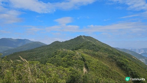 龍脊位於香港島石澳一帶，是非常受歡迎的郊遊行山路線，以開揚海...