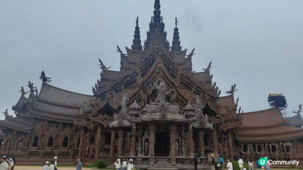 曼谷有大皇宮、臥佛寺、鄭王廟等歷史古蹟，恰圖恰市集、Jodd...