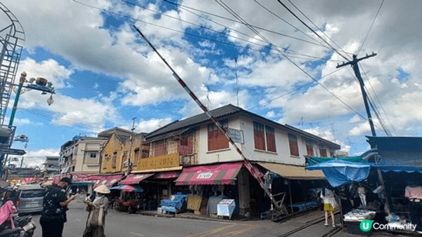 曼谷有大皇宮、臥佛寺、鄭王廟等歷史古蹟，恰圖恰市集、Jodd...