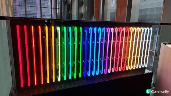 位於深水埗通州街之香港設計中心內有這樣的霓虹燈展覽非常值得前...