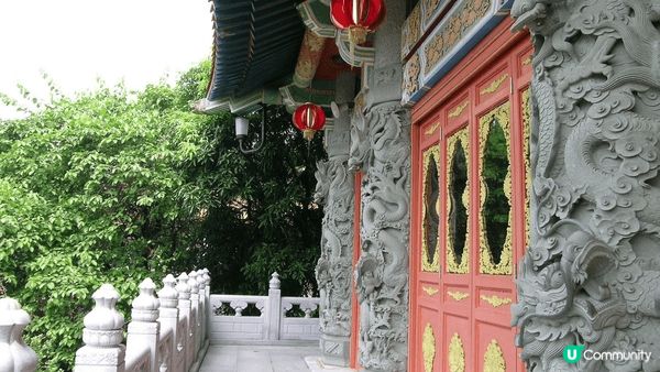 天壇大佛莊嚴宏偉，是香港很重要的地標，我可以坐在纜車上欣賞打...