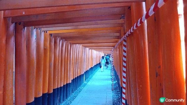 伏見稻荷大社是日本各地稻荷神社的總本宮，已有1300多年的歷...