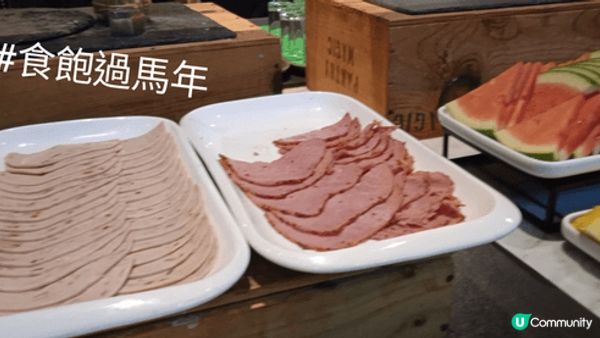 旭逸酒店半自助午餐11:30食到2:30都得，$98一位包主...