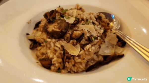 生日去Dan Ryan食晚餐慶祝，有去美國餐廳／pub嘅感覺...