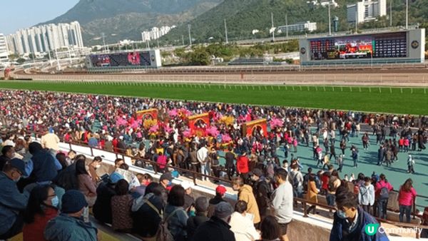 新年梗係要行大運啦！我建議朋友仔，上午一早先去車公廟，來一轉...