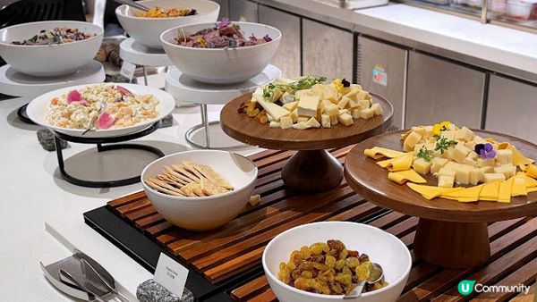 半自助晚餐 。Hopewell Hotel Lobby Cafe