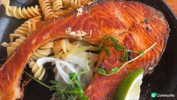 台灣平價吃到飽！我家牛排板橋遠科店老實說：排餐很普通真的不用點！直接單點 390 元自助吧，專心吃水果盤才划算！