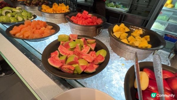 台灣平價吃到飽！我家牛排板橋遠科店老實說：排餐很普通真的不用點！直接單點 390 元自助吧，專心吃水果盤才划算！