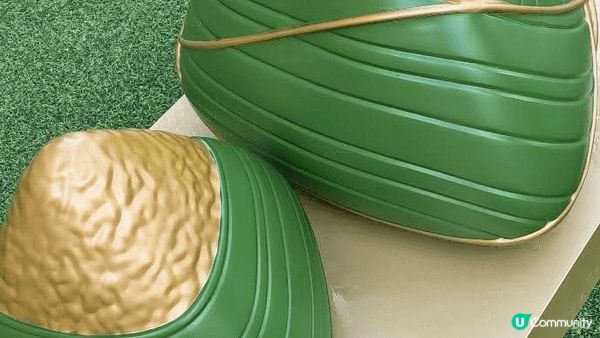 端午節在尖沙嘴海濱有這個保險公司贊助的龍舟活動，加上有不同之...