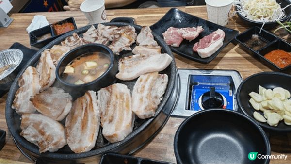 弘大荒谬的生肉 好好吃 任食；水源星空圖書管 設計獨特 ，值...