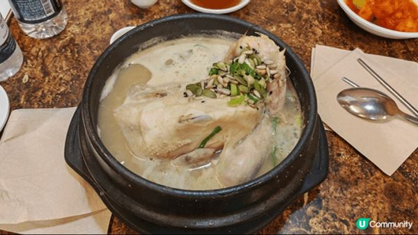 弘大荒谬的生肉 好好吃 任食；水源星空圖書管 設計獨特 ，值...