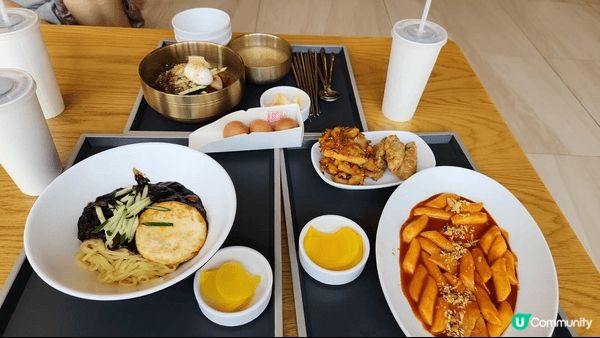 弘大荒谬的生肉 好好吃 任食；水源星空圖書管 設計獨特 ，值...