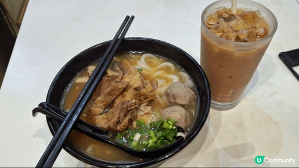 自己家中吃，我最喜歡吃美食，因為我鹹和甜品，辣味一般