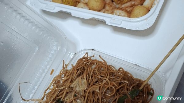 自己家中吃，我最喜歡吃美食，因為我鹹和甜品，辣味一般