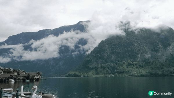 哈爾施塔特（Hallstatt）是奧地利的一個美麗小鎮，坐落...