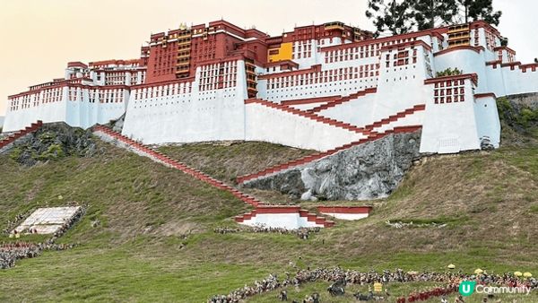 深圳華僑城錦繡中華文化村係一個大型文化主題公園，集歷史、民俗...