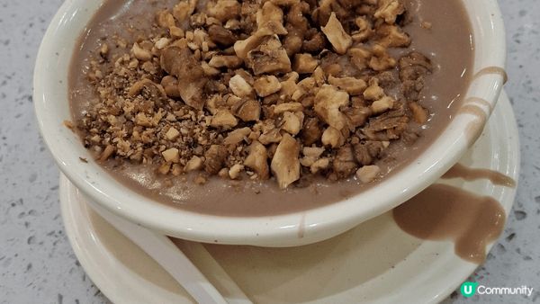 [山海堂]養生湯位於澳門，其招牌椰子凍非常有名，口感層次豐富...
