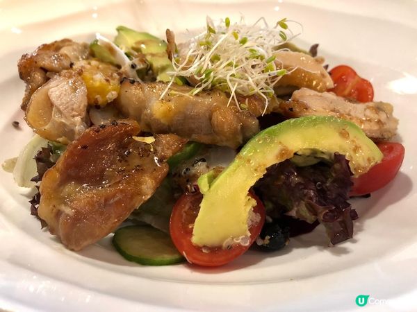 牛油果雞柳藜麥車厘茄沙律