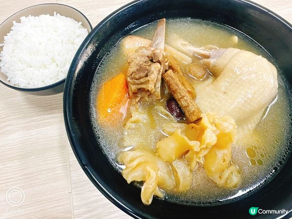 花膠，香菇雞湯