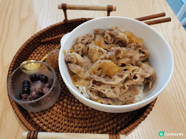 Cafe的壽喜燒汁牛肉丼飯