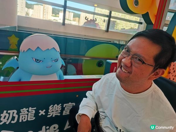 大受歡迎嘅肥萌「奶龍」殺到香港樂富廣場