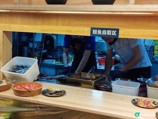 盛金萊：即劏活鰻魚炭燒任食