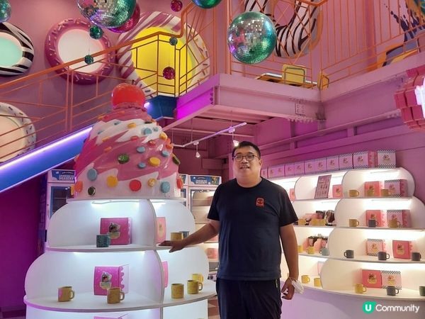 首爾甜圈主題店，內部除餐廳外亦適合打卡。首爾弘大，價廉物美，...