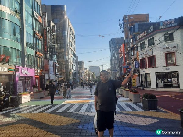 首爾甜圈主題店，內部除餐廳外亦適合打卡。首爾弘大，價廉物美，...