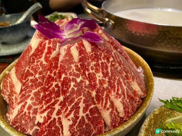早前同朋友去咗旺角「淥鼎記」打邊爐，餐廳主打無限時任食火鍋放...