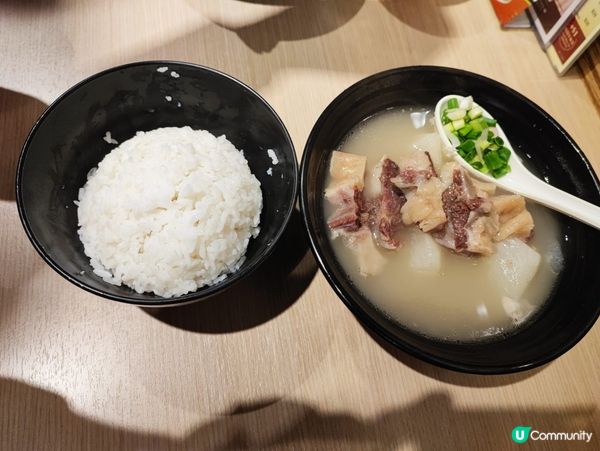 灣仔潮牛腩最正係牛骨湯