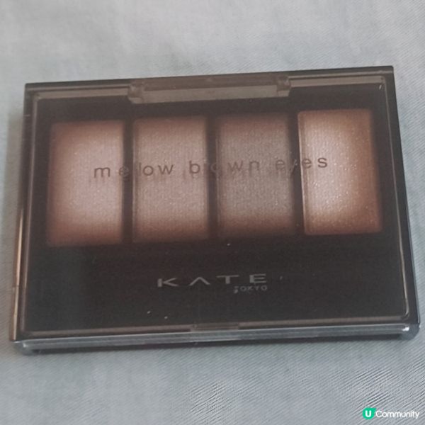 柔和棕調眼影盒