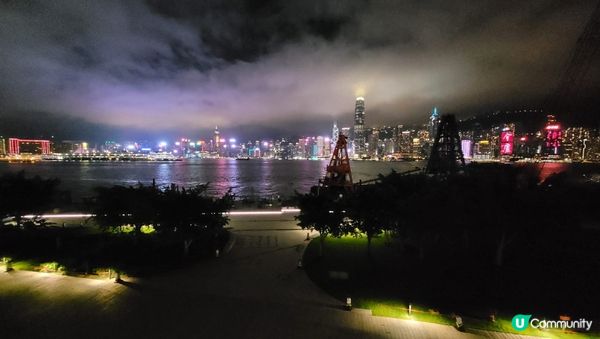 我最鐘意去嘅西九文化區，可以散下步睇下風景。仲有好鐘意尋找香...