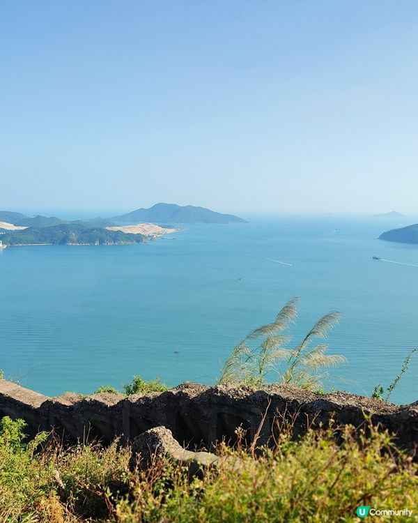 從油塘至魔鬼山只須走45分鐘，一條適合初級行山者的路線，沿路...