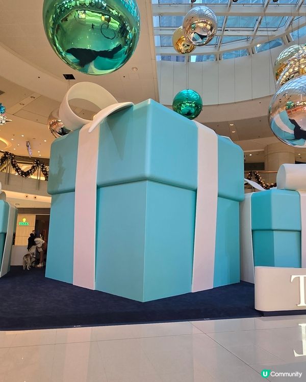 Tiffany Blue 顏色好吸引，加上這個簡單的聖誕佈置