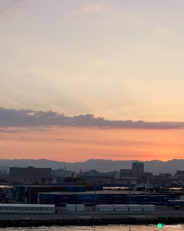渡輪的浪漫-進入博多港的時刻，正是日出之時😍