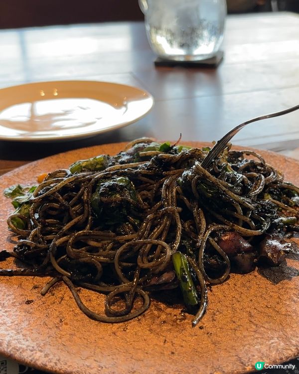 意大利🇮🇹麵 ｡估唔到黑色的都可以影到咁打卡 Al dent...