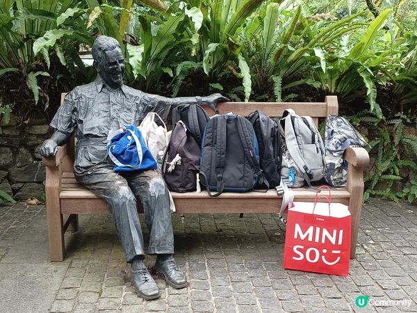 “專人”看守行李💂😆